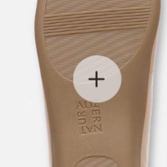 Naturalizer VIVIENNE FLAT - creme brûlée NWOT 6.5 WIDE - Picture 6 of 7